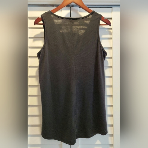 Black tank with gold zipper - Picture 2 of 3